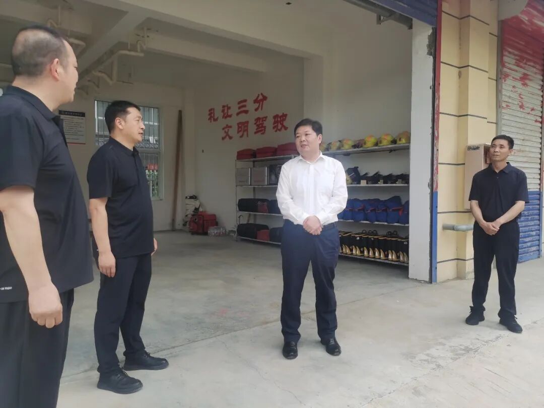刘万增深入范里镇调研指导工作